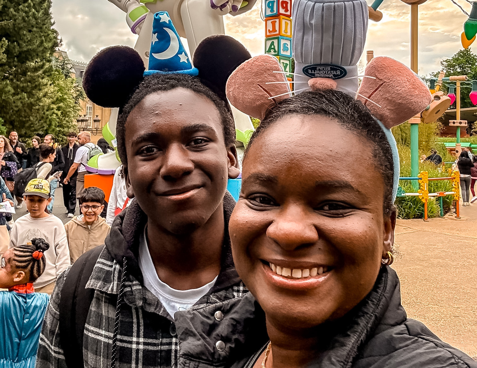 Disneyland Paris Guide (9).png